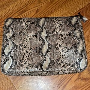 Lap top or tablet sleeve. Still looks brand new